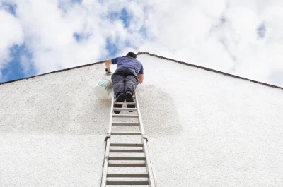 Peinture extérieure à Uz — façades et ravalement